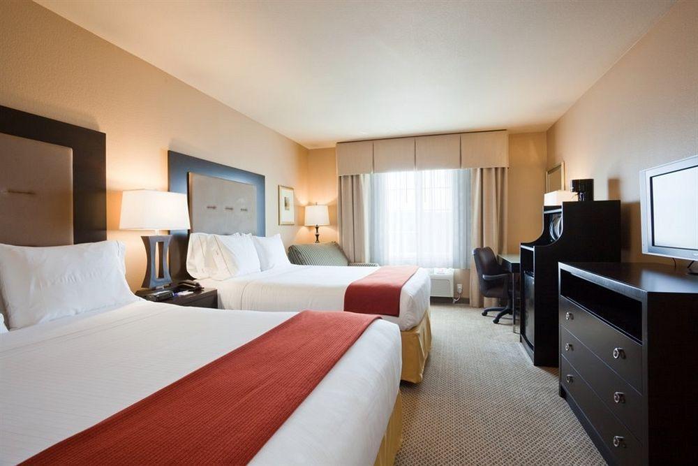 Holiday Inn Express Hotels & Suites Cuero By Ihg Dış mekan fotoğraf